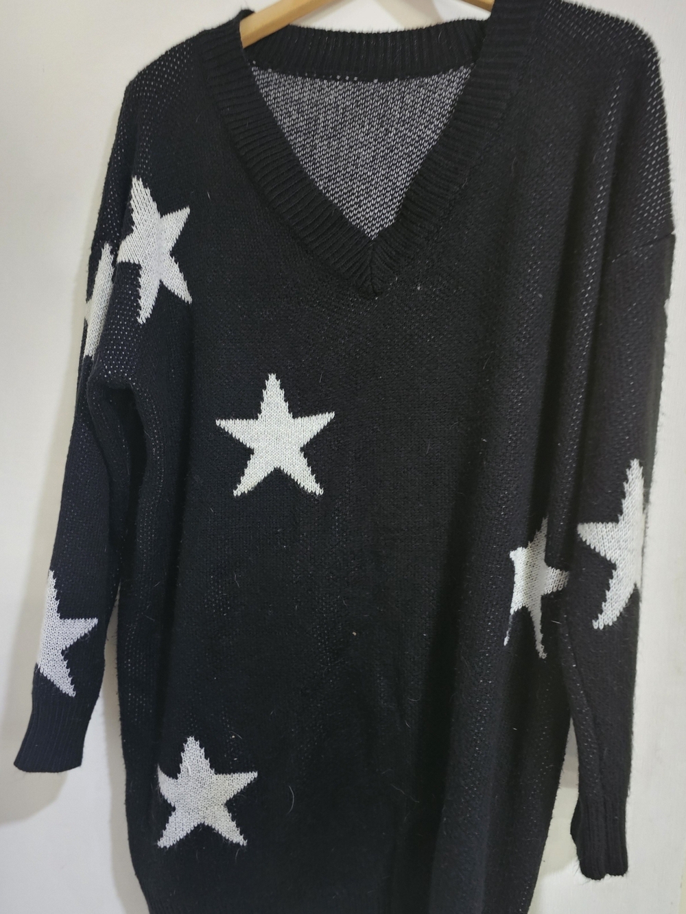 SHEIN Black V-Neck Sweater with White Star Motif